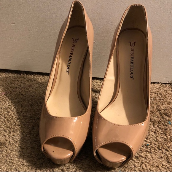 Women’s Shoes - Picture 2 of 3